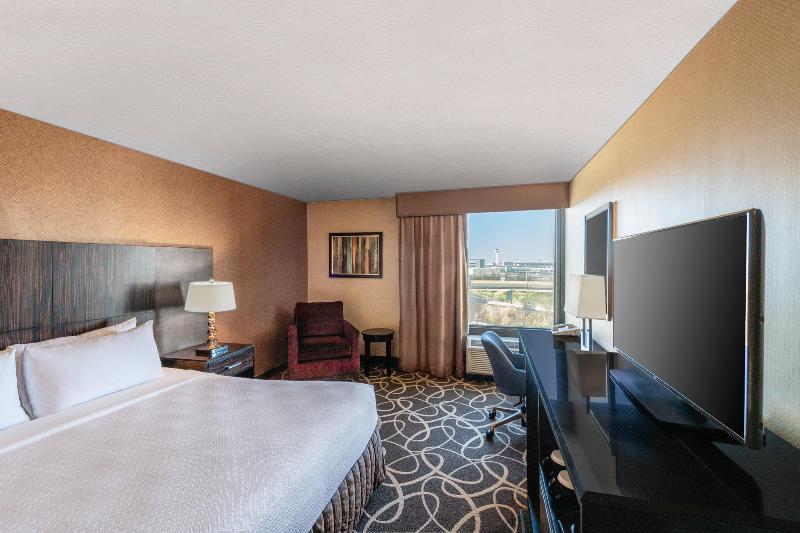 Crowne Plaza Newark Airport