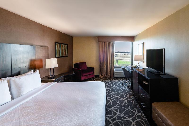 Crowne Plaza Newark Airport