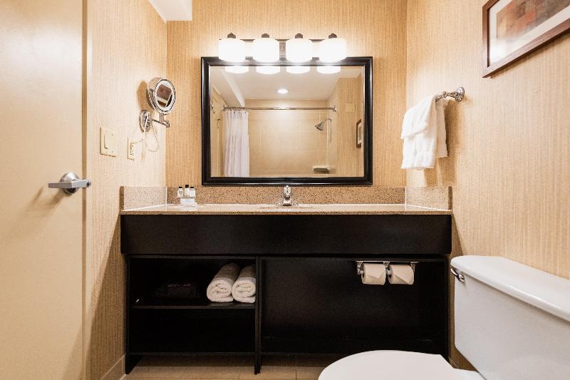 Crowne Plaza Newark Airport