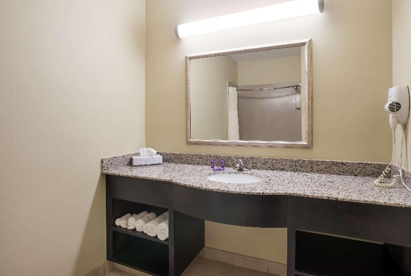 Knights Inn Bunkie image
