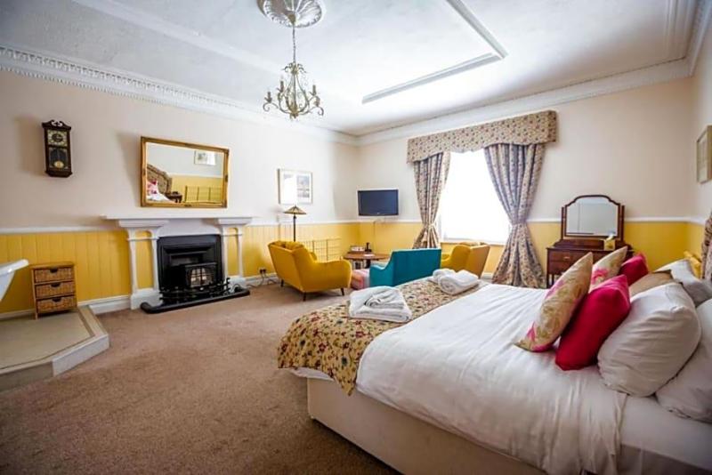 The Red Lion Hotel - Inn image