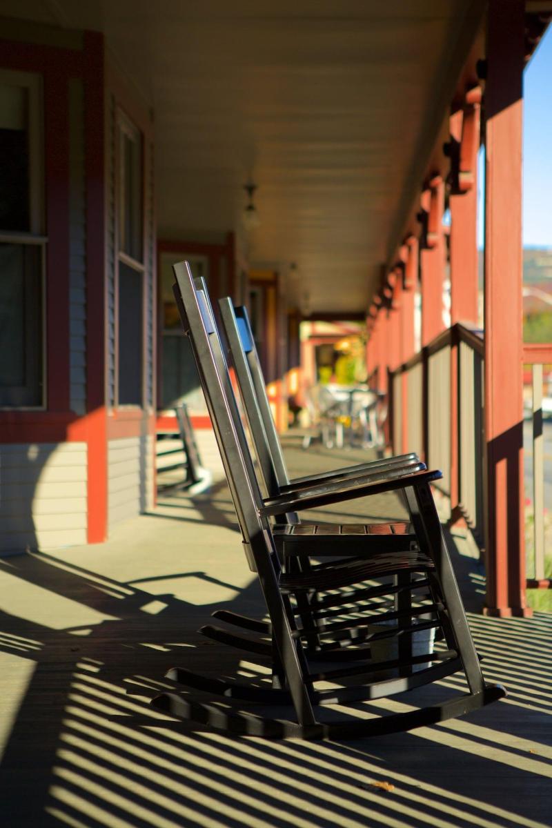 The Porches Inn image