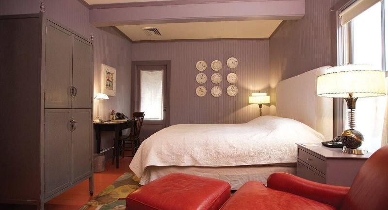 The Porches Inn image