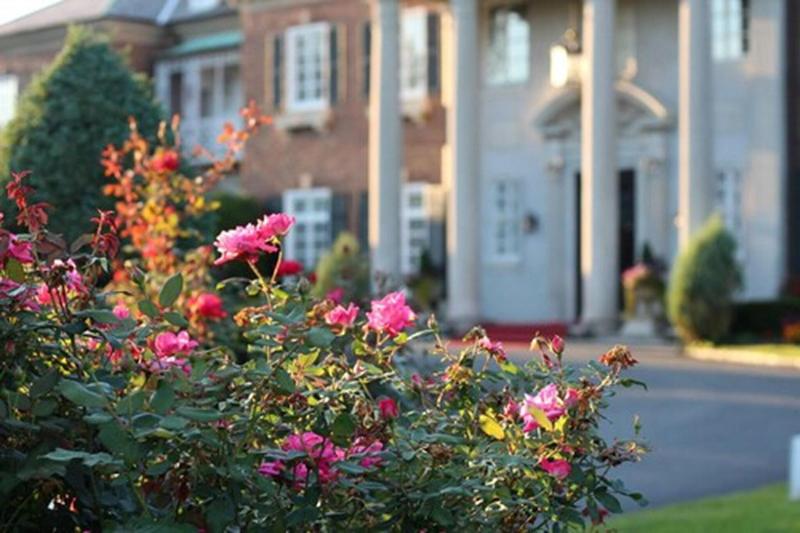 Glen Cove Mansion image
