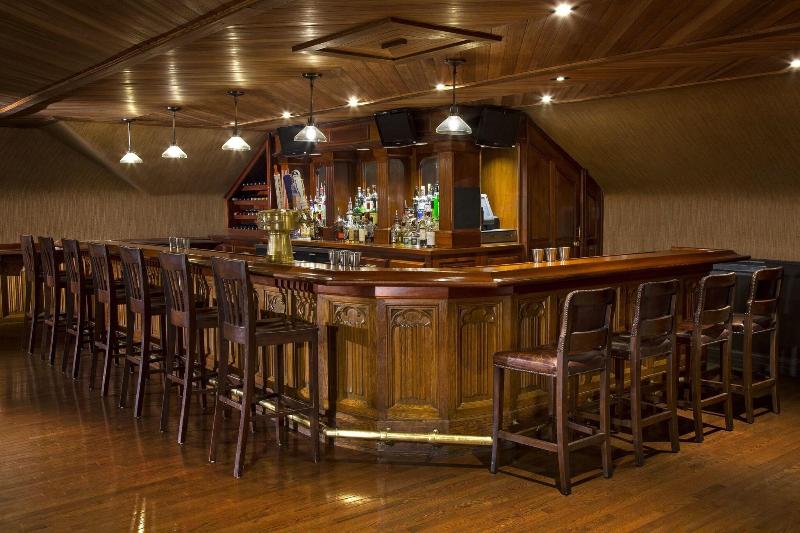 Glen Cove Mansion image