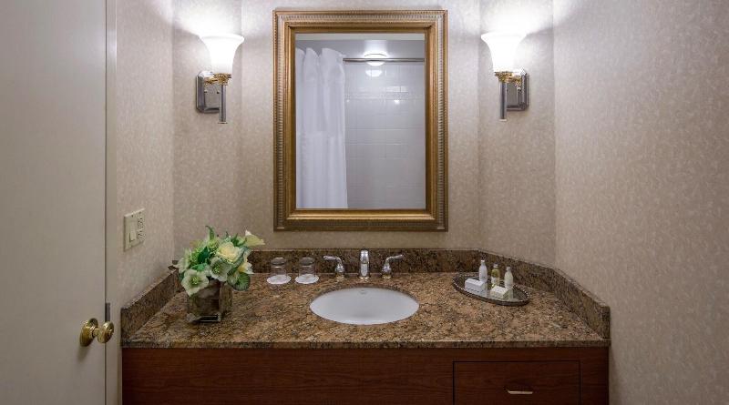 Glen Cove Mansion image