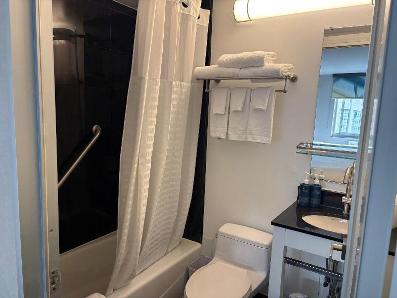 Four Points by Sheraton Manhattan SoHo Village image