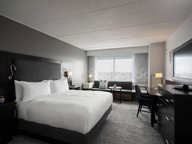 The Baronette Renaissance Detroit-Novi Hotel image