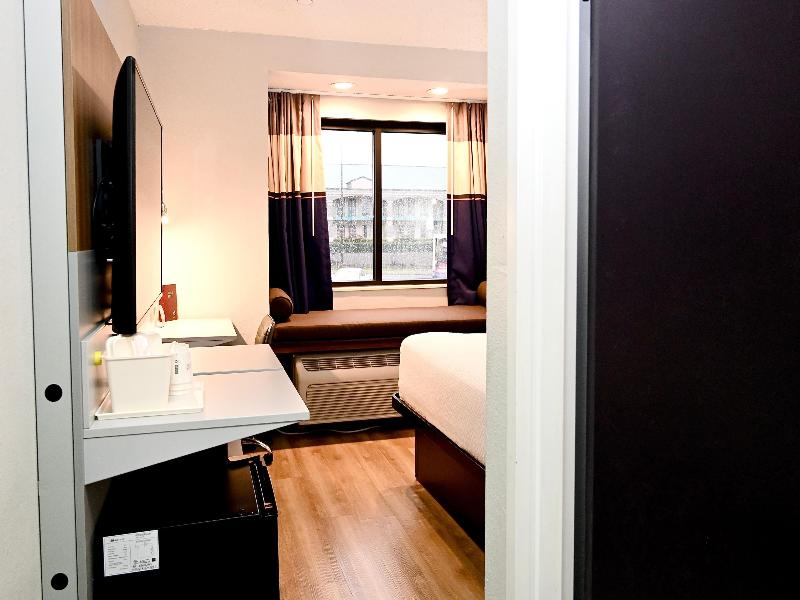 Microtel Inn & Suites By Wyndham Murfreesboro image