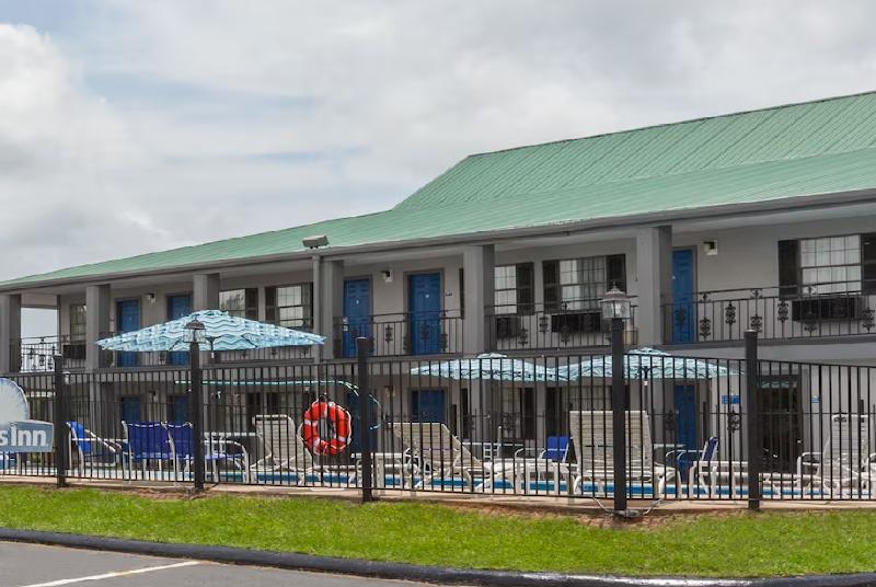 Days Inn By Wyndham Natchitoches image
