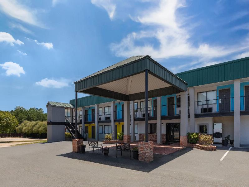 Days Inn By Wyndham Natchitoches