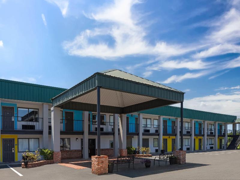 Days Inn By Wyndham Natchitoches