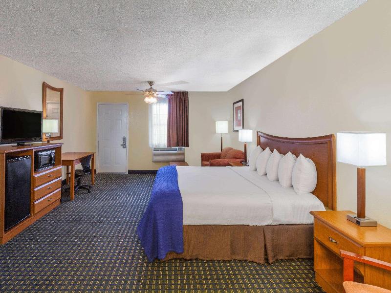 Days Inn By Wyndham Natchitoches image