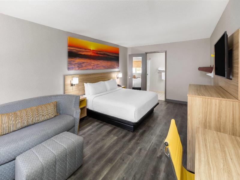 Days Inn By Wyndham Natchitoches image