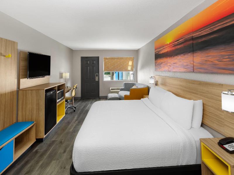 Days Inn By Wyndham Natchitoches image