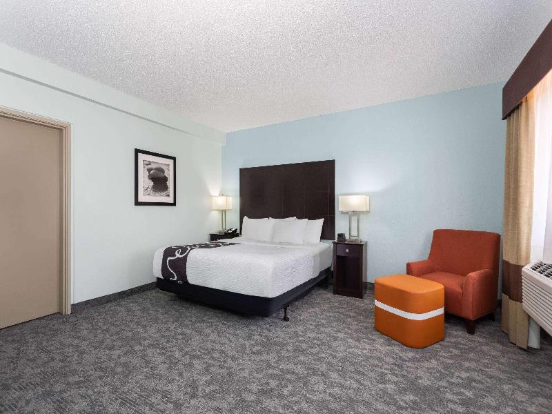 La Quinta Inn and Suites Bonita Springs image
