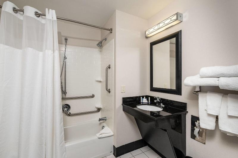 Fairfield Inn & Suites By Marriott New Bedford image