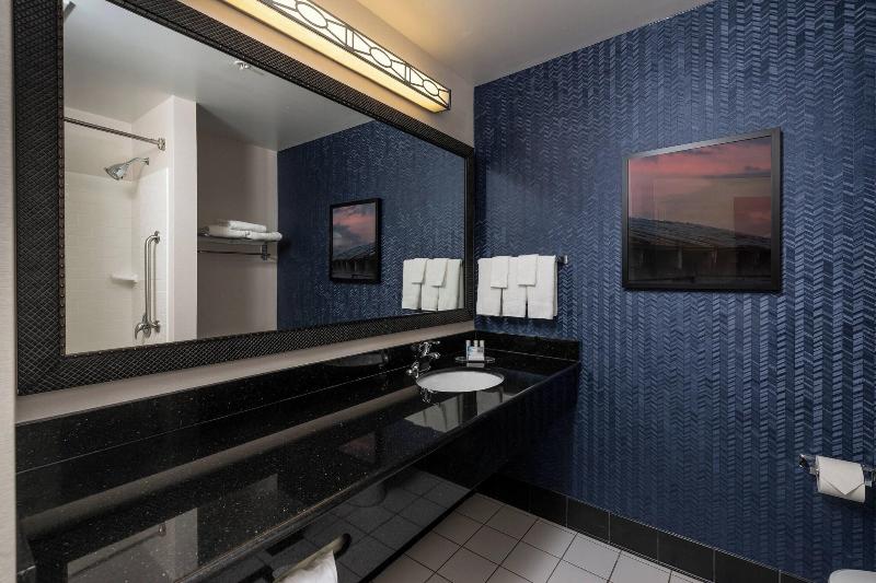 Fairfield Inn & Suites By Marriott New Bedford image