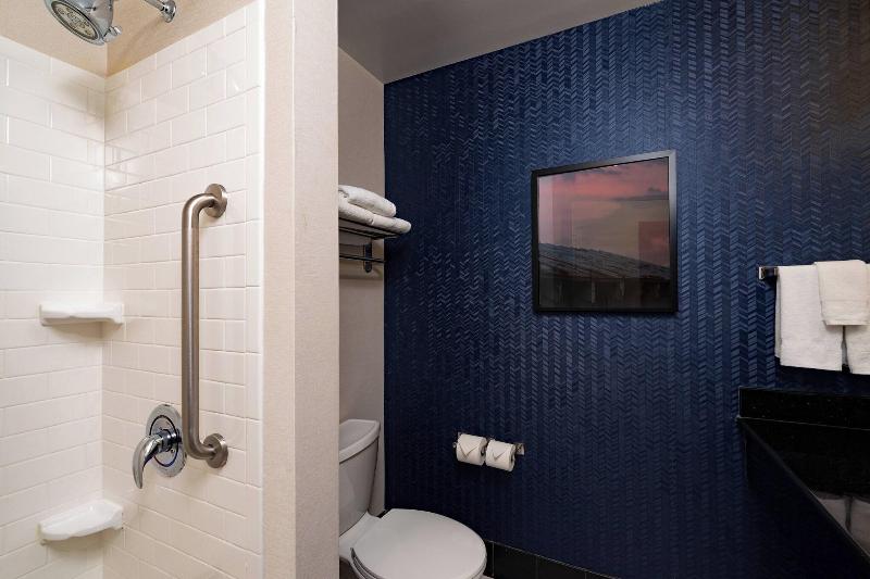 Fairfield Inn & Suites By Marriott New Bedford image