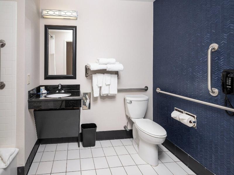Fairfield Inn & Suites By Marriott New Bedford image