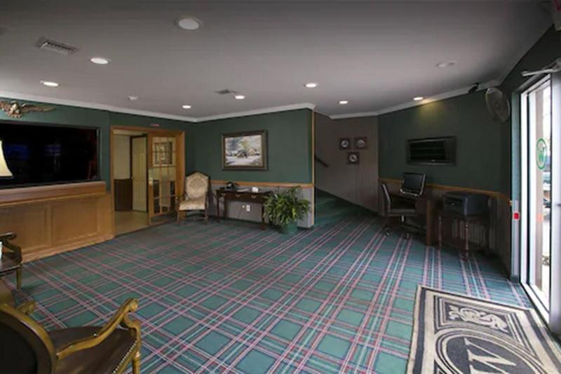 Whitman Motor Lodge image