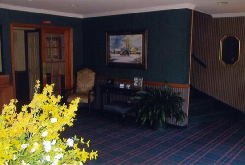 Whitman Motor Lodge image