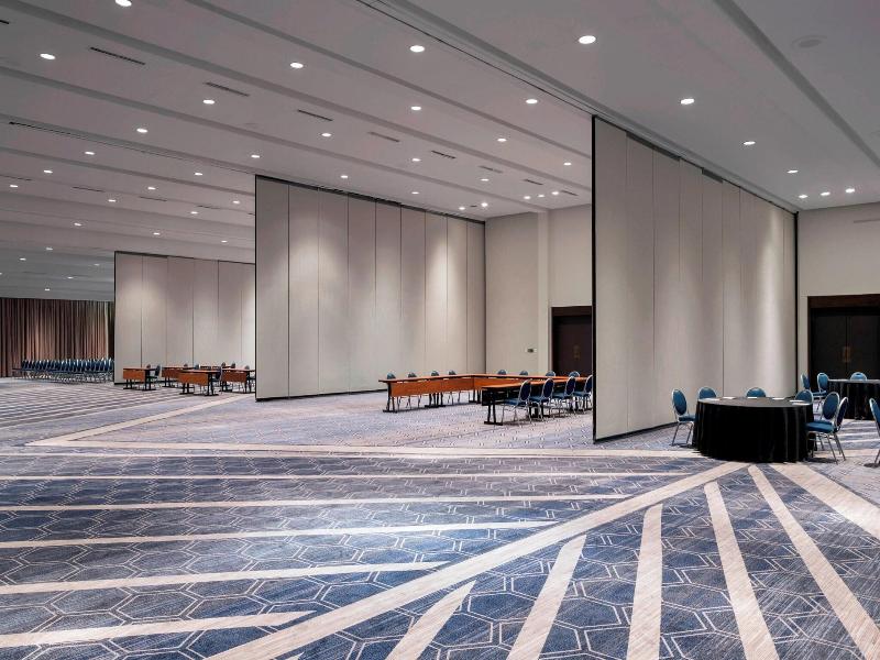 Sheraton Norfolk Waterside image