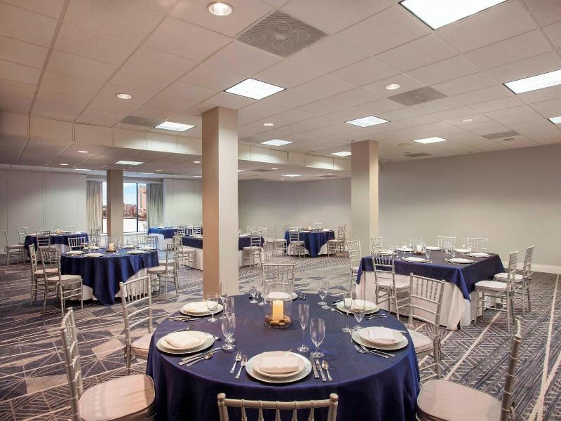 Sheraton Norfolk Waterside image