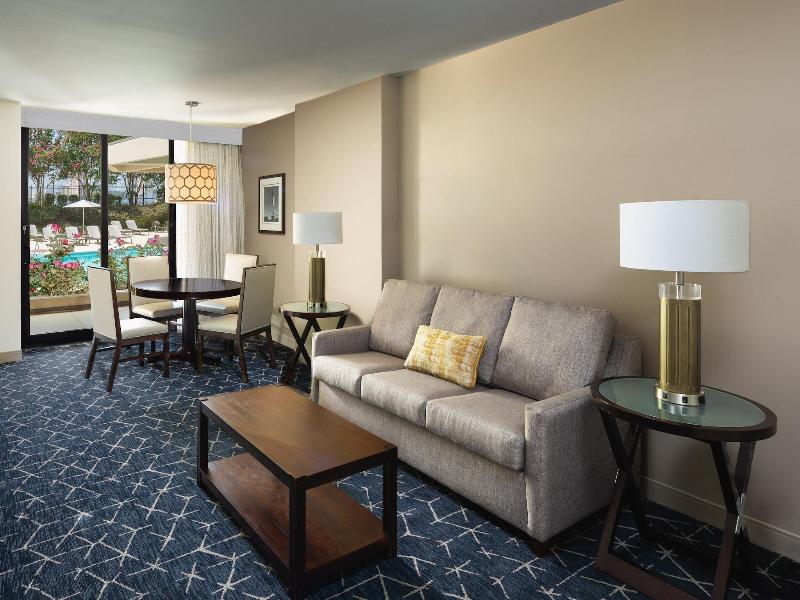 Sheraton Norfolk Waterside image