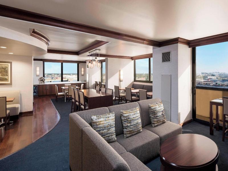 Sheraton Norfolk Waterside image