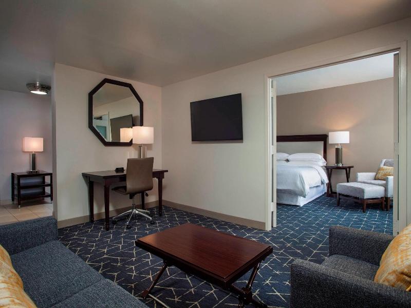 Sheraton Norfolk Waterside image