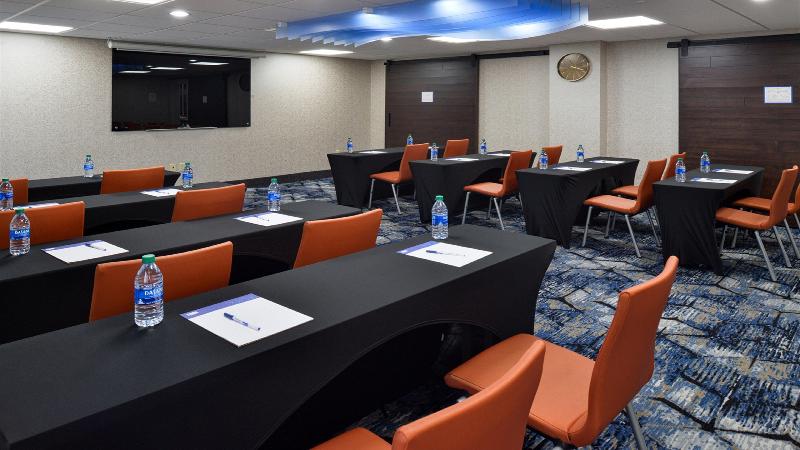 Holiday Inn Express Wixom image