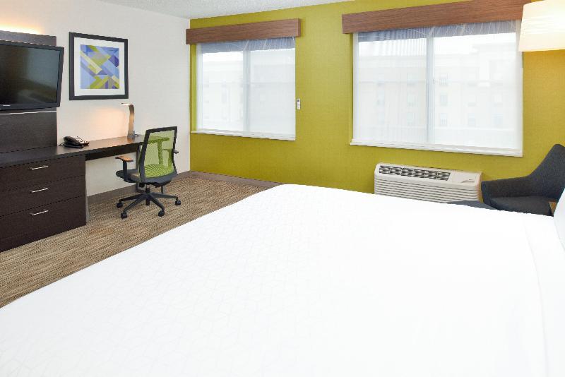 Holiday Inn Express Wixom photo 10