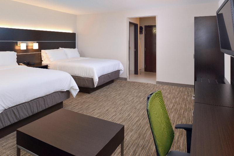 Holiday Inn Express Wixom photo 18