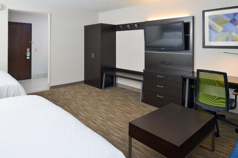 Holiday Inn Express Wixom photo 20