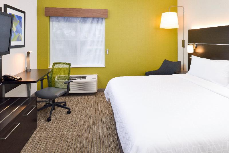 Holiday Inn Express Wixom image