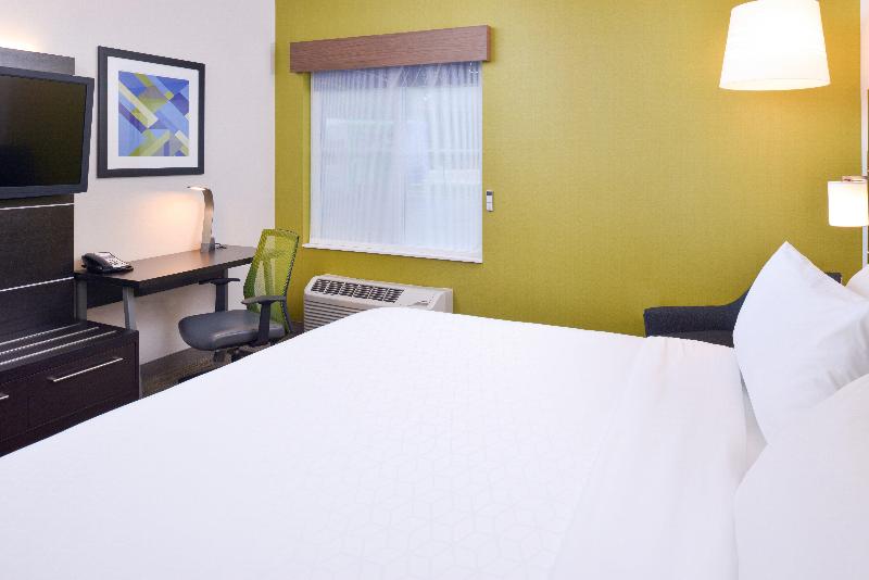 Holiday Inn Express Wixom image