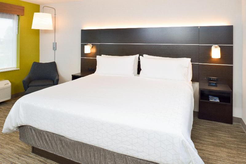 Holiday Inn Express Wixom image