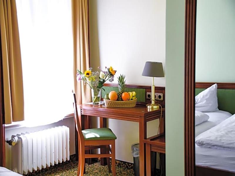 Parkhotel Zirndorf image