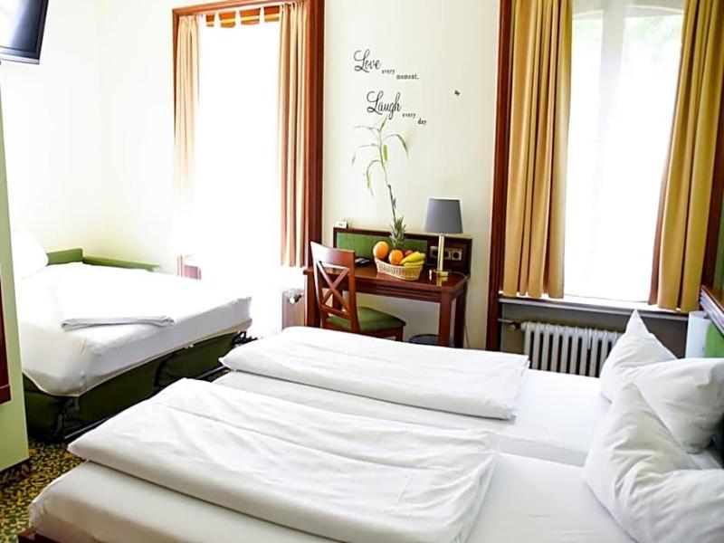 Parkhotel Zirndorf image
