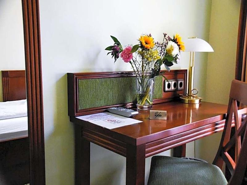 Parkhotel Zirndorf image
