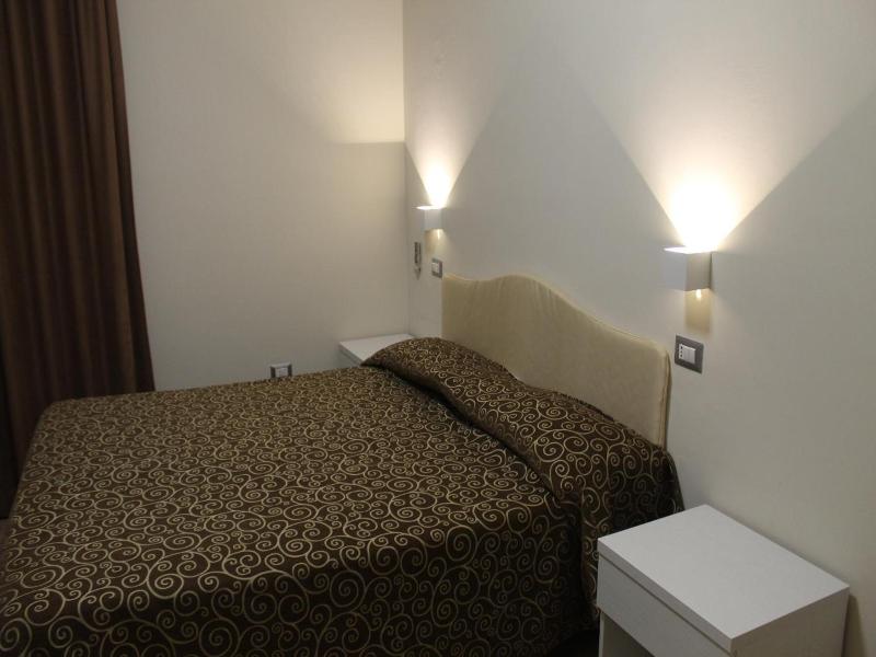 Hotel Pisani image
