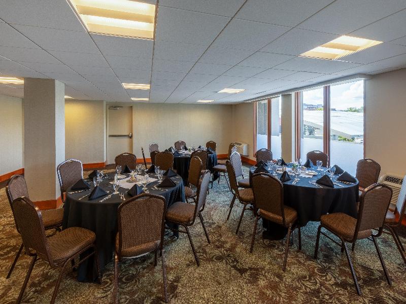 Holiday Inn Nashville-Vanderbilt (Dwtn) image