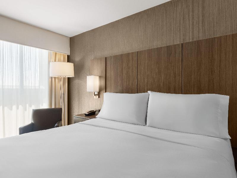 Holiday Inn Nashville-Vanderbilt (Dwtn) image