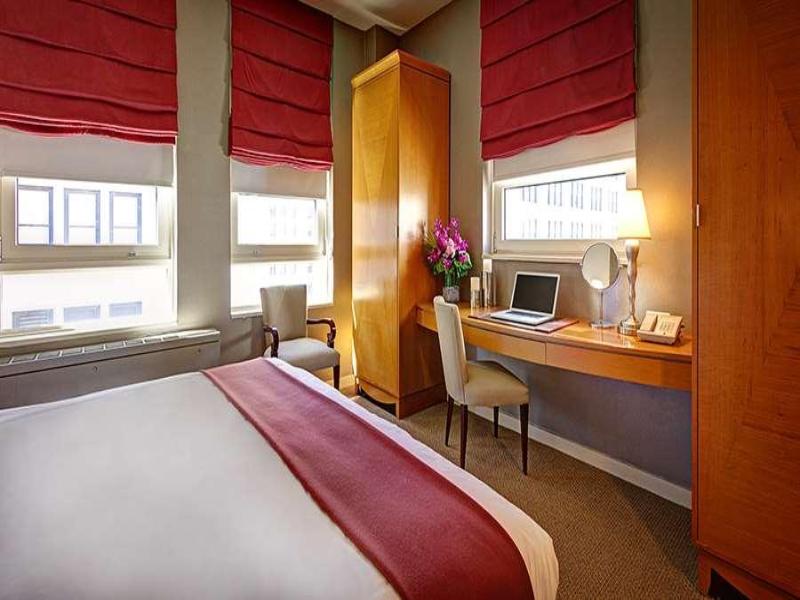 Hotel Giraffe by Library Hotel Collection image
