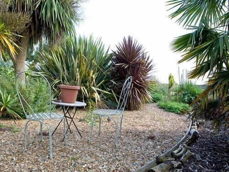 Holly Lodge image