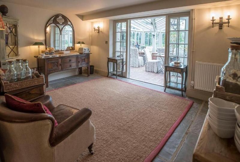 Holly Lodge image