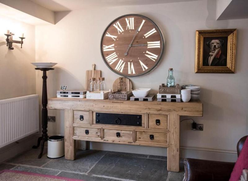 Holly Lodge image