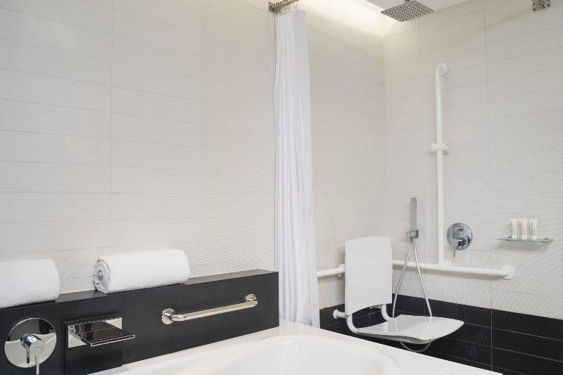 Le Meridien Noumea image