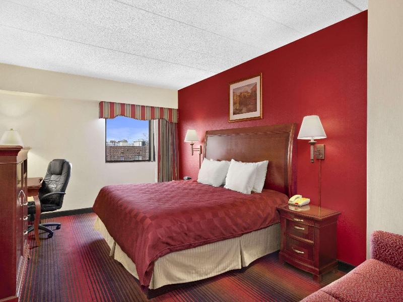 Ramada by Wyndham East Orange image